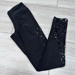 Black cheetah VS leggings